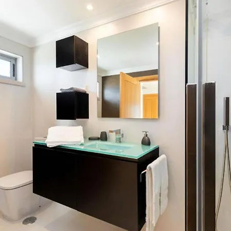 Snazzy Varandas Do Castelo One-bedroom Sleeps 2 Person *