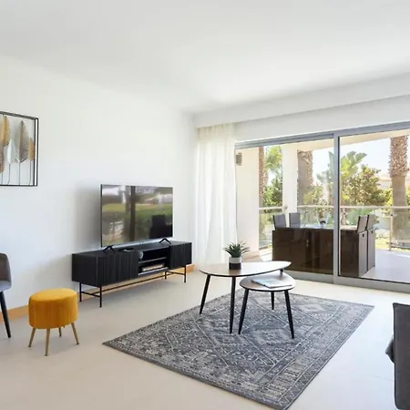 Snazzy Varandas Do Castelo One-bedroom Sleeps 2 Person