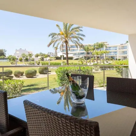 Snazzy Varandas Do Castelo One-bedroom Sleeps 2 Person 公寓 阿尔布费拉