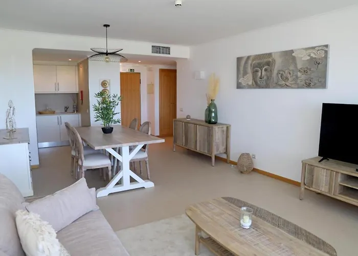 Snazzy Varandas Do Castelo One-bedroom Sleeps 2 Person *