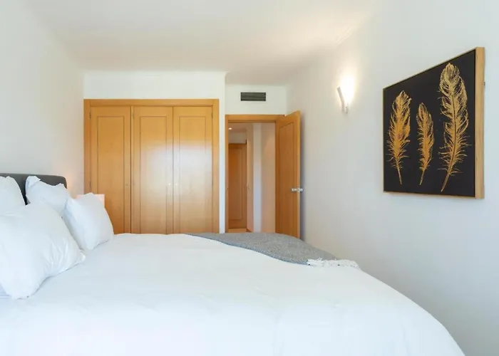 Snazzy Varandas Do Castelo One-bedroom Sleeps 2 Person Appartement *