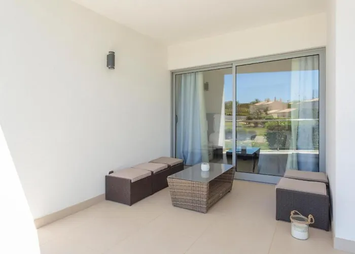 Snazzy Varandas Do Castelo One-bedroom Sleeps 2 Person Appartement