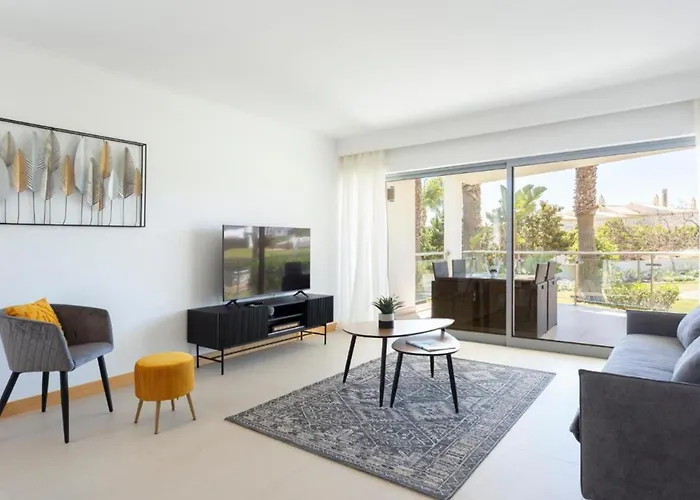 Snazzy Varandas Do Castelo One-bedroom Sleeps 2 Person