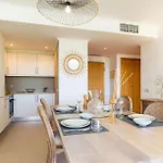 Daire Snazzy Varandas Do Castelo One-bedroom Sleeps 2 Person
