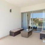 Snazzy Varandas Do Castelo One-bedroom Sleeps 2 Person Daire
