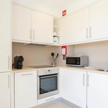 Snazzy Varandas Do Castelo One-bedroom Sleeps 2 Person *